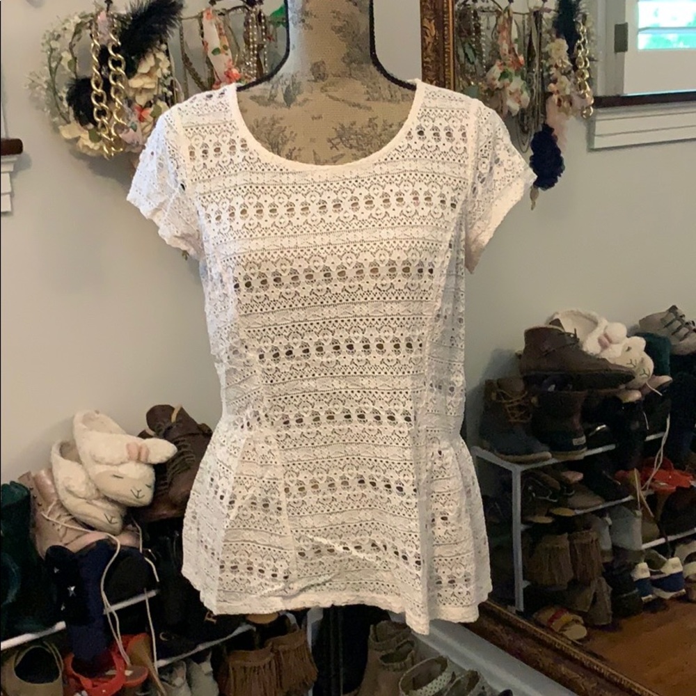 Lauren Conrad cream lace blouse peplum